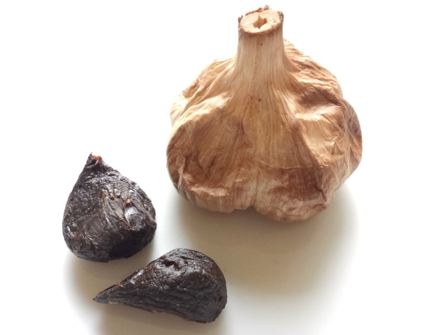 黒ニンニクは青森のニンニクで作ったものを！～熟成させることで栄養価が高くなる～